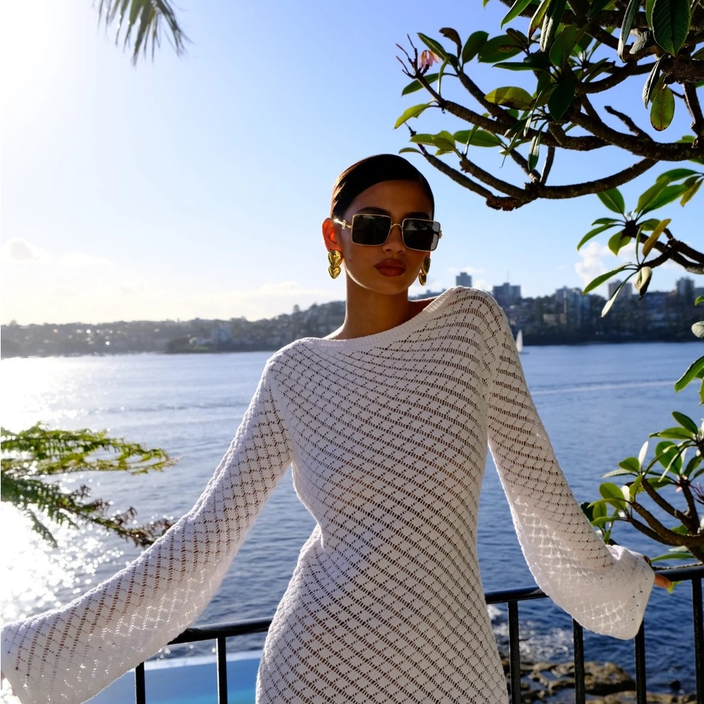 Chic White Knit Dress